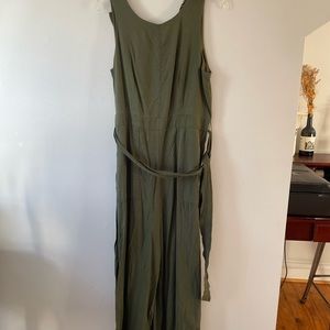 Banana Republic Size 4 JUMPER!